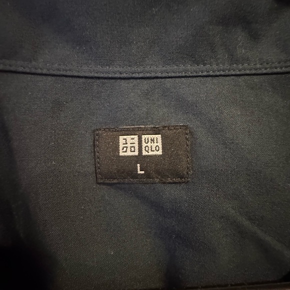 Uniqlo Men's Deep Teal Short Sleeve Shirt - Picture 3 of 4